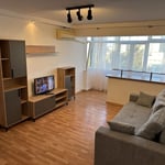 Alquiler de un cómodo apartamento de 3 habitaciones, 75 m², Tomis Nord, Constanza, Rumanía